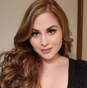 Meet your Posher, Lucy